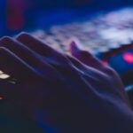 சிறுவர்களை சிக்க வைக்க ஆபாசப் படங்களை பகிர்ந்த இளைஞர் கைது!