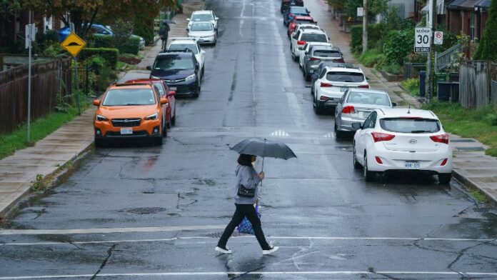 Chilly, cloudy weather in Toronto after May long weekend