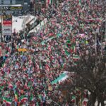 ஈரான் மீதான தாக்குதலை ஆதரித்தும் அந்நாட்டில் ஆட்சி மாற்றத்தை வலியுறுத்தியும் கனடாவில் ஆயிரணக்கானவர்கள் திரண்டு போராட்டம்!