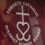 நிறவெறிப் பேச்சு: டொராண்டோ கத்தோலிக்க சபை ஆசிரியர்கள் இருவர் அதிரடியாக நீக்கம்!