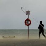 டொராண்டோவில் 90 கி.மீ வேகத்தில் பலத்த காற்று: வானிலை ஆய்வு மையம் எச்சரிக்கை!