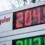 வான்கூவரில் ஒரு லிட்டர் பெற்றோல் $2-ஐ தாண்டியது: மேலும் அதிகரிக்க வாய்ப்பு!