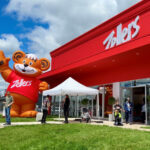 கனடாவில் மீண்டும் கால்பதிக்கும் Zellers – நுகர்வோரைக் கவரும் பழைய நினைவுகளும் மலிவு விலையும்!